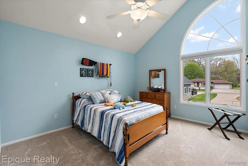 4521 Parnell Drive Waterford Charter Township MI 48346