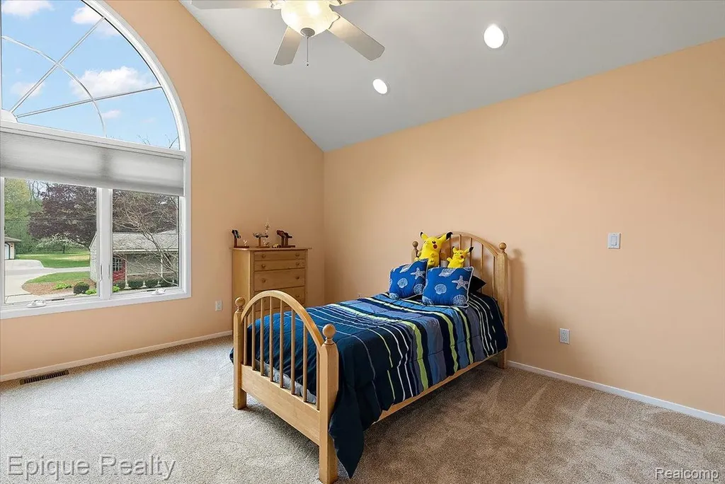 4521 Parnell Drive Waterford Charter Township MI 48346