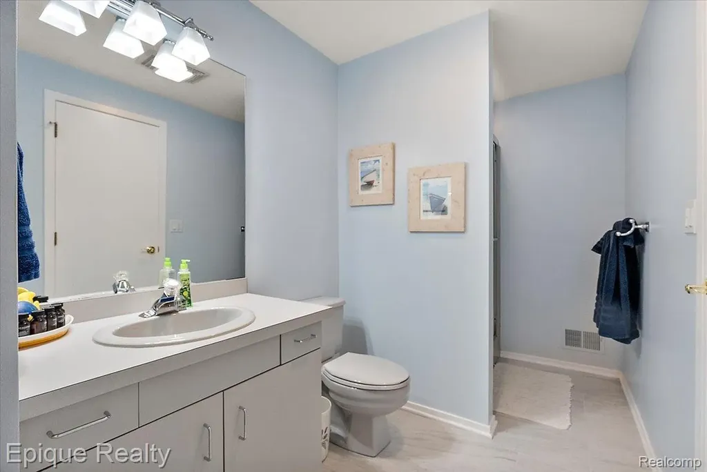 4521 Parnell Drive Waterford Charter Township MI 48346