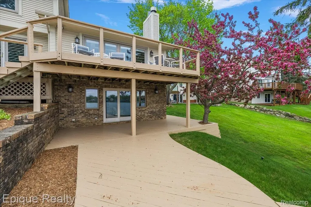 4521 Parnell Drive Waterford Charter Township MI 48346