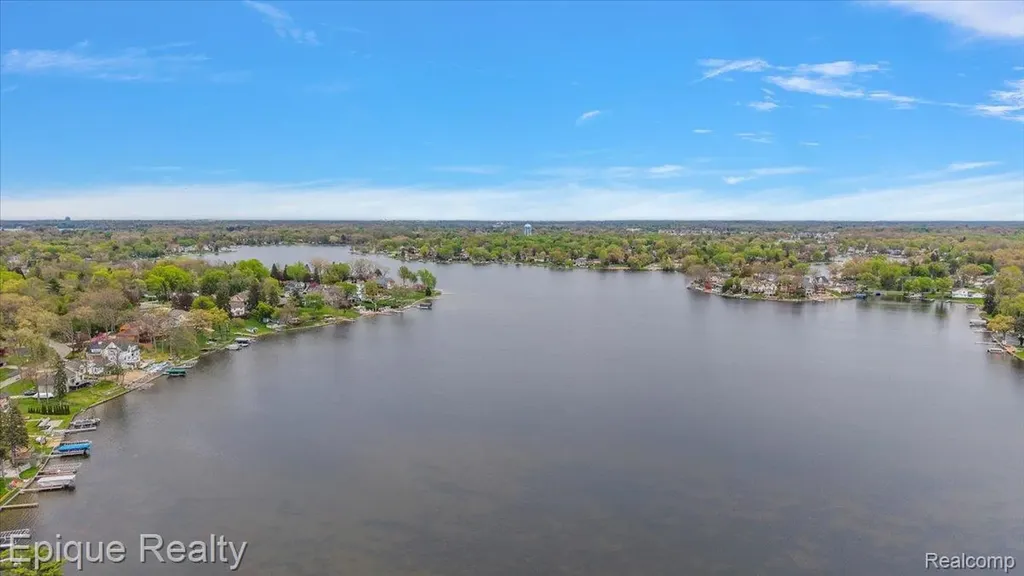 4521 Parnell Drive Waterford Charter Township MI 48346