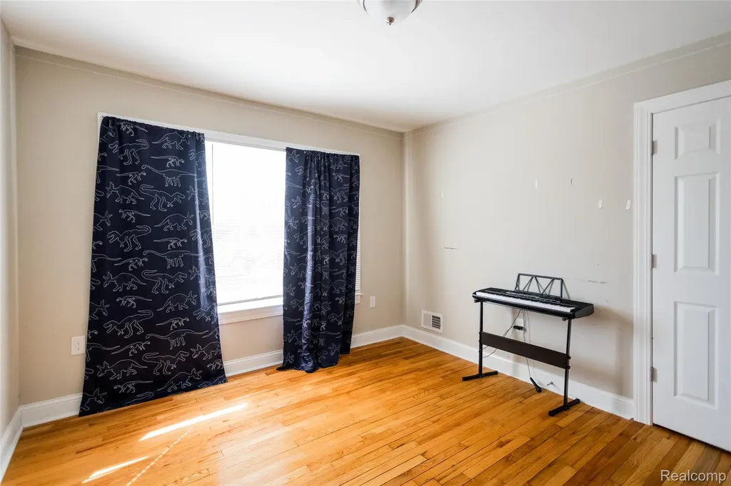 11164 E Outer Drive Detroit City MI 48224
