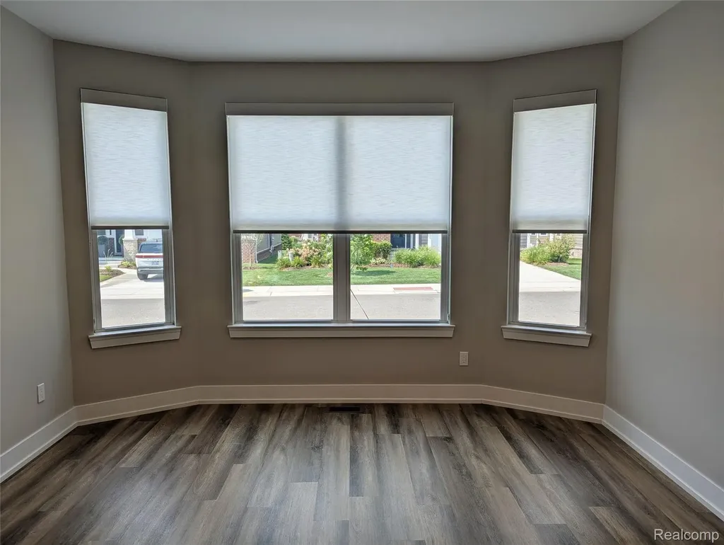 2298 Pondview Lane Troy City MI 48085