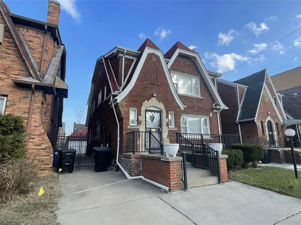17152 Santa Rosa Drive Detroit City MI 48221