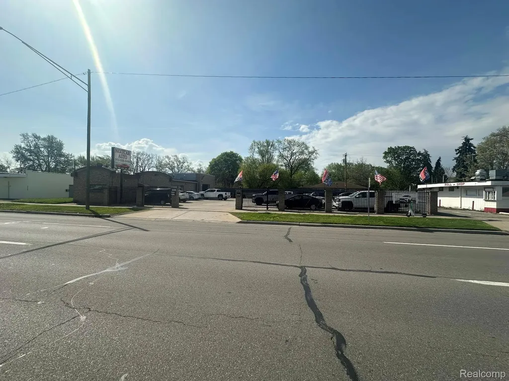 23321 Plymouth Road Redford Charter Township MI 48239