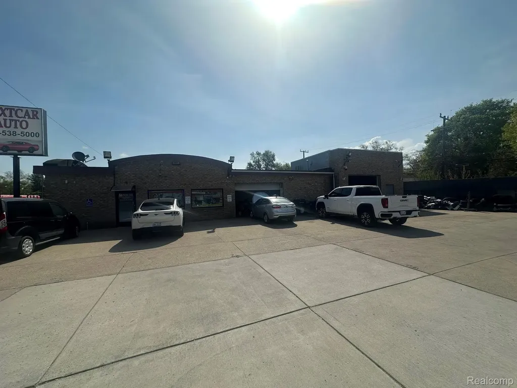 23321 Plymouth Road Redford Charter Township MI 48239