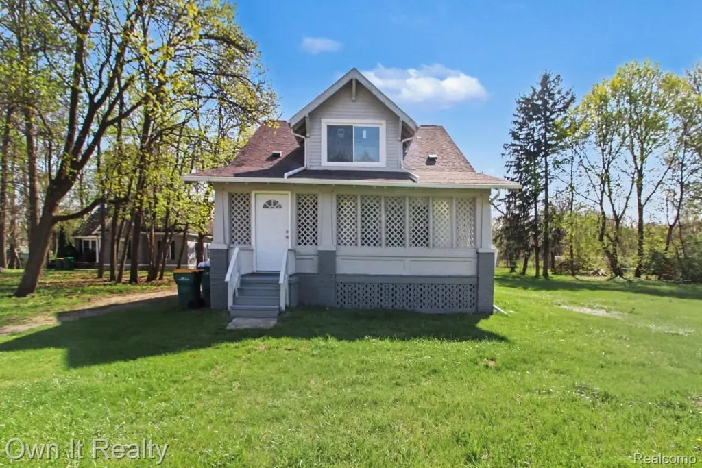 6023 Wayne Road Romulus City MI 48174