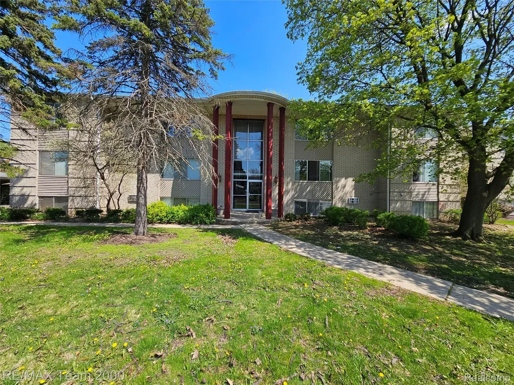 33234 Kingslane Farmington City MI 48336