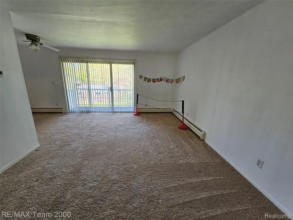 33234 Kingslane Farmington City MI 48336