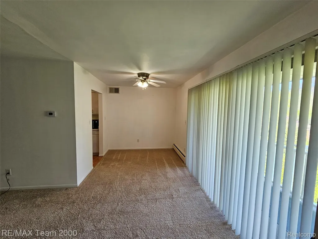 33234 Kingslane Farmington City MI 48336