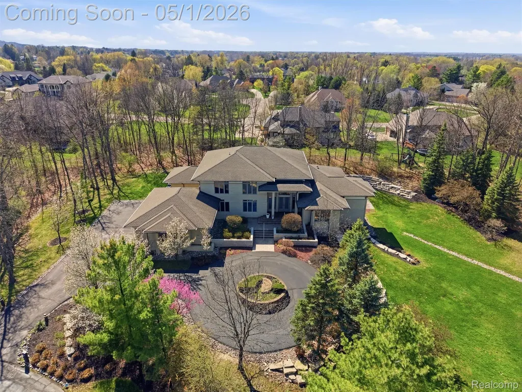 8390 Warwick Groves Court Grand Blanc Charter Township MI 48439