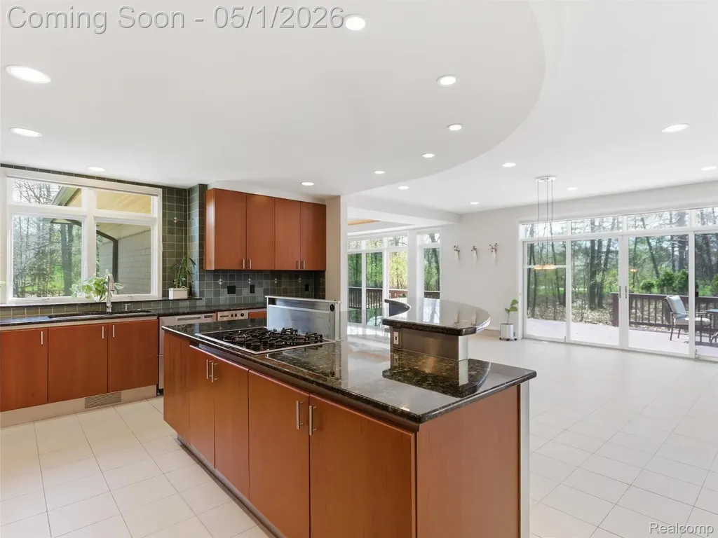 8390 Warwick Groves Court Grand Blanc Charter Township MI 48439