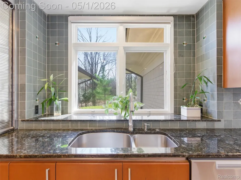 8390 Warwick Groves Court Grand Blanc Charter Township MI 48439