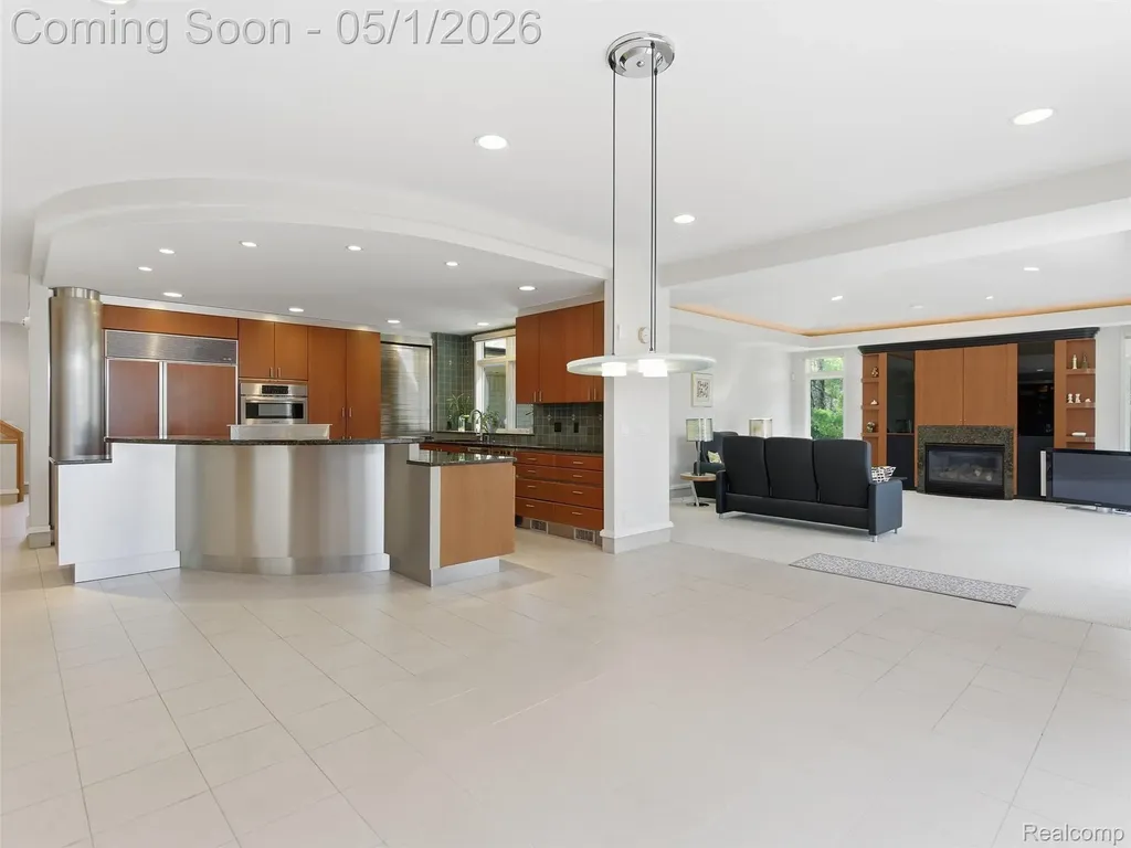 8390 Warwick Groves Court Grand Blanc Charter Township MI 48439
