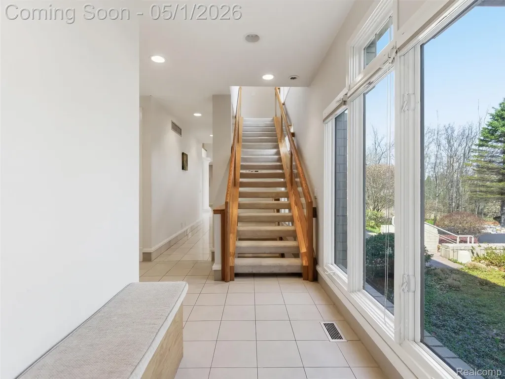 8390 Warwick Groves Court Grand Blanc Charter Township MI 48439