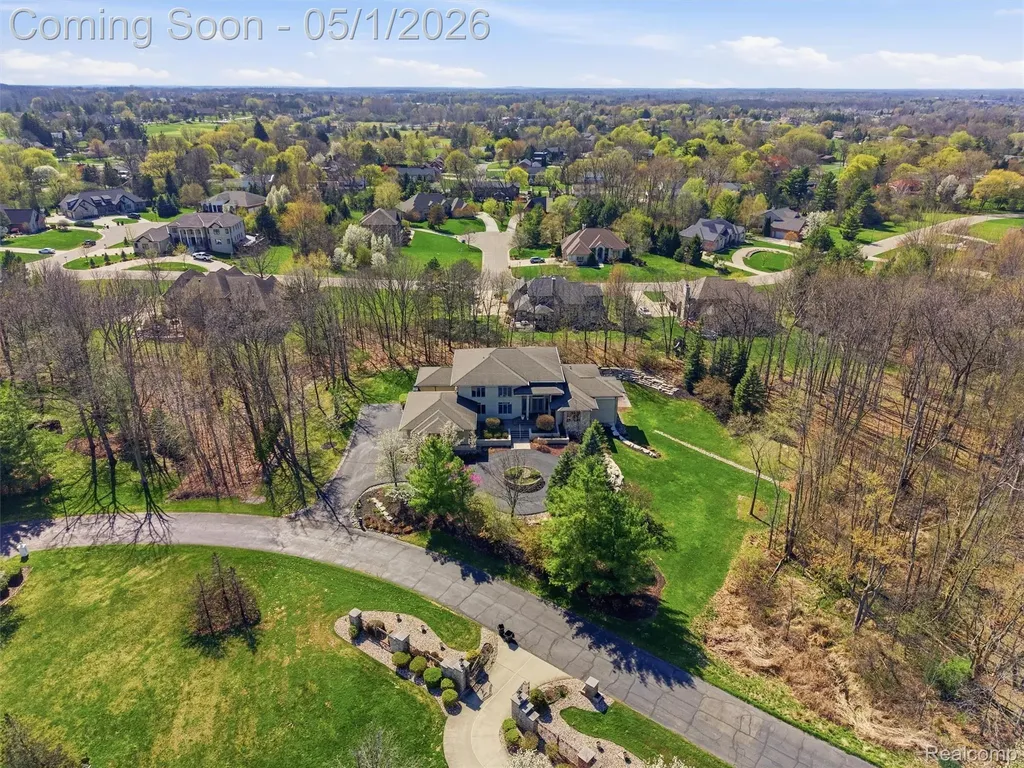 8390 Warwick Groves Court Grand Blanc Charter Township MI 48439