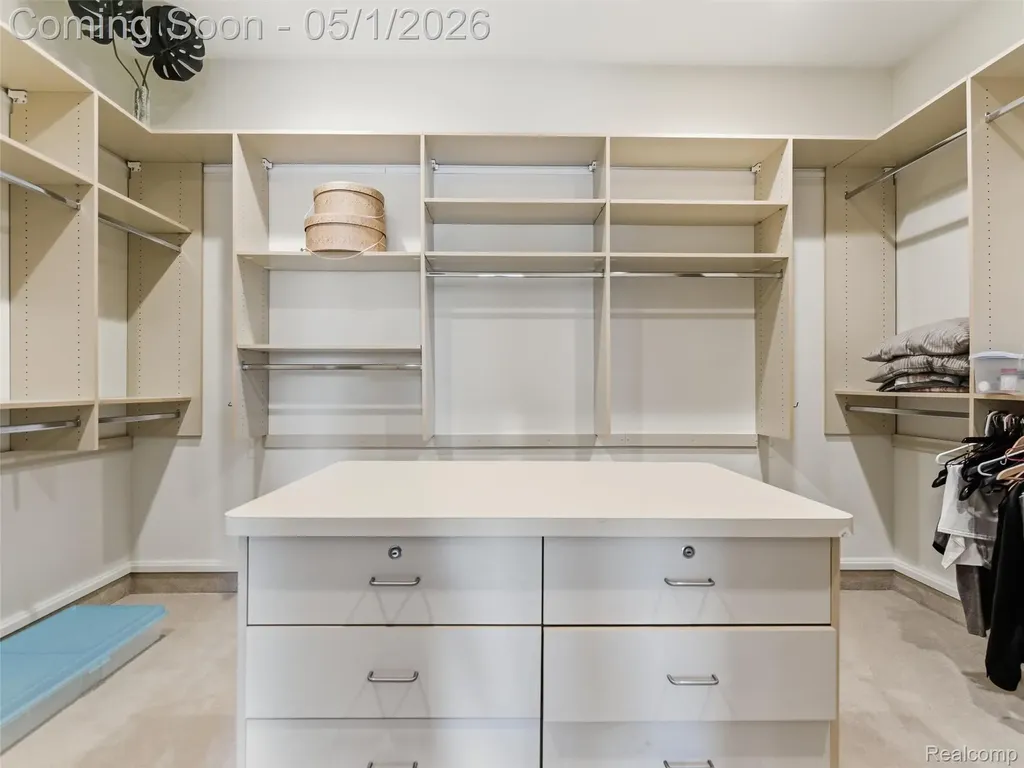 8390 Warwick Groves Court Grand Blanc Charter Township MI 48439