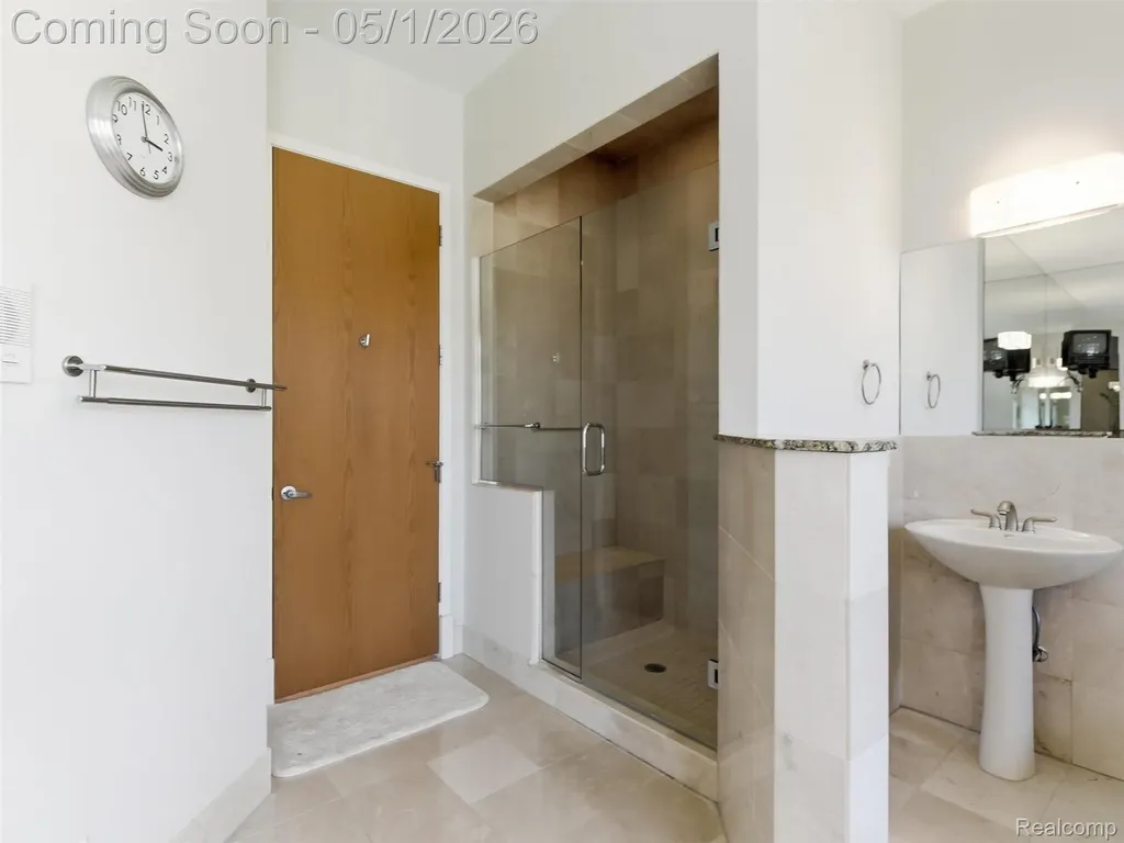 8390 Warwick Groves Court Grand Blanc Charter Township MI 48439
