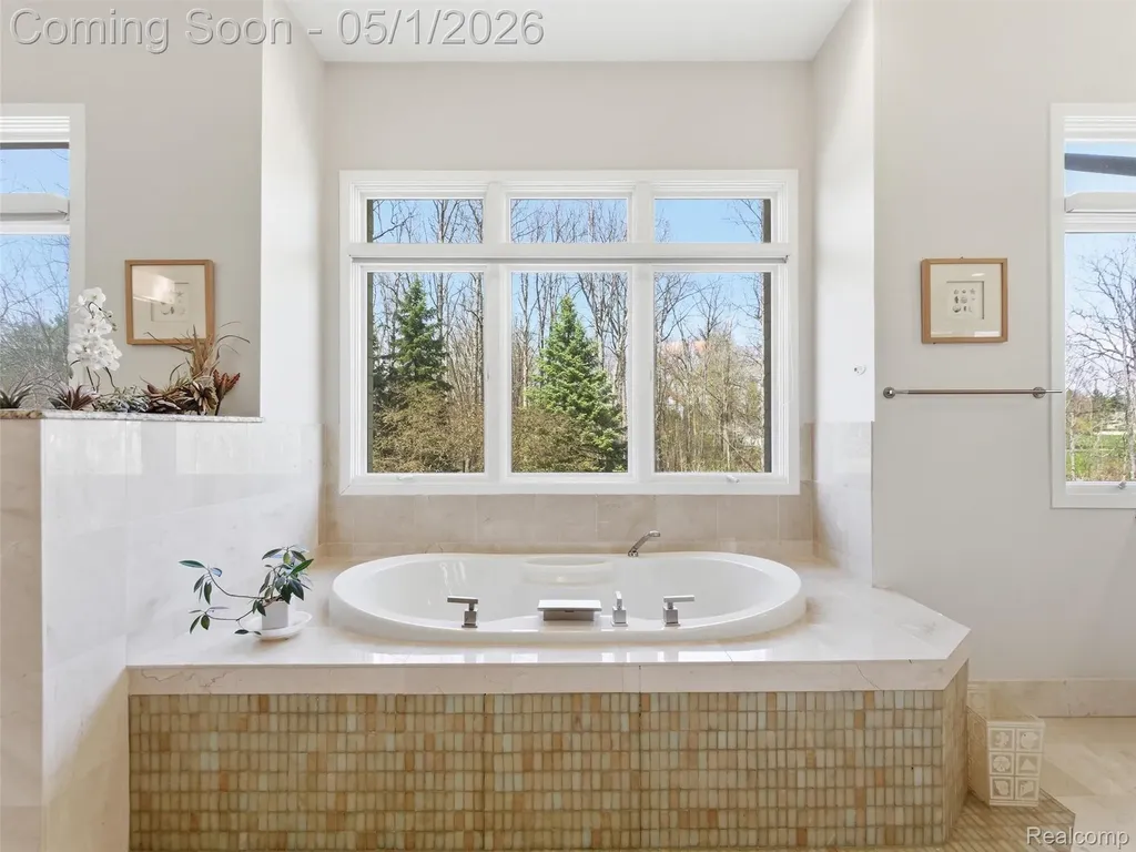8390 Warwick Groves Court Grand Blanc Charter Township MI 48439