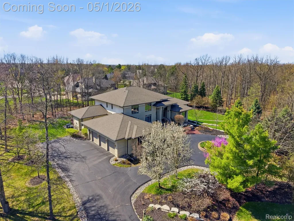 8390 Warwick Groves Court Grand Blanc Charter Township MI 48439