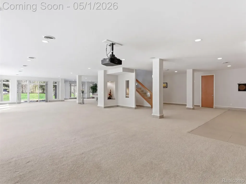 8390 Warwick Groves Court Grand Blanc Charter Township MI 48439