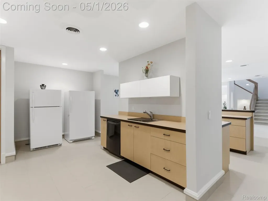 8390 Warwick Groves Court Grand Blanc Charter Township MI 48439