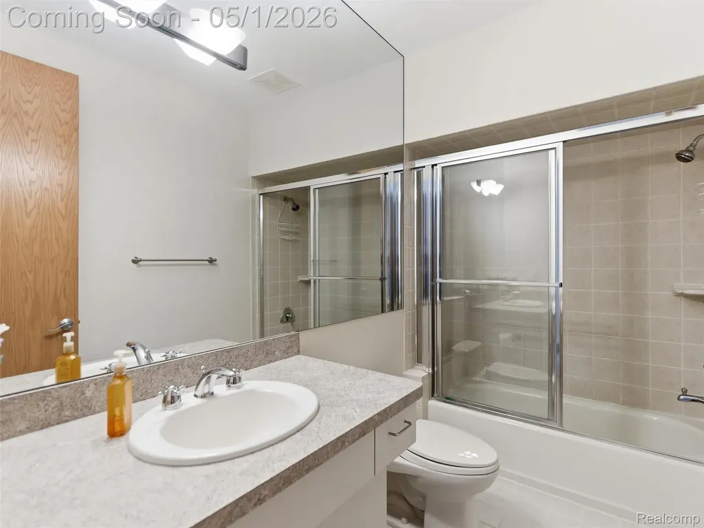 8390 Warwick Groves Court Grand Blanc Charter Township MI 48439