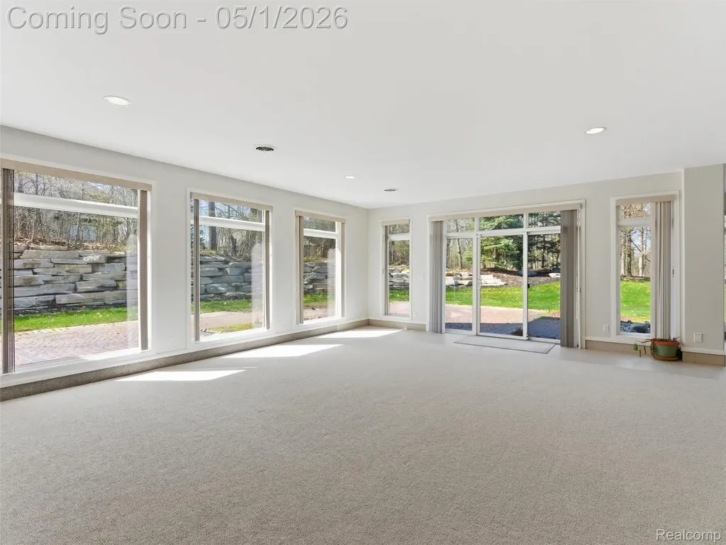 8390 Warwick Groves Court Grand Blanc Charter Township MI 48439