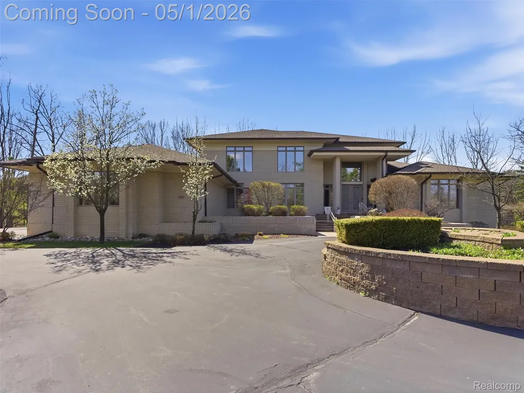 8390 Warwick Groves Court Grand Blanc Charter Township MI 48439
