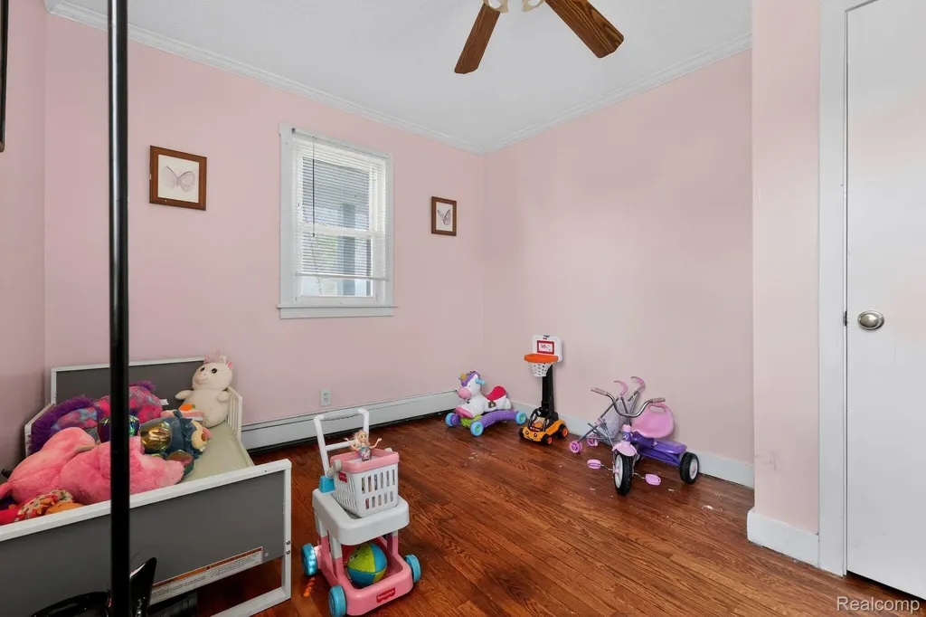5918 Cardwell Street Garden City City MI 48135
