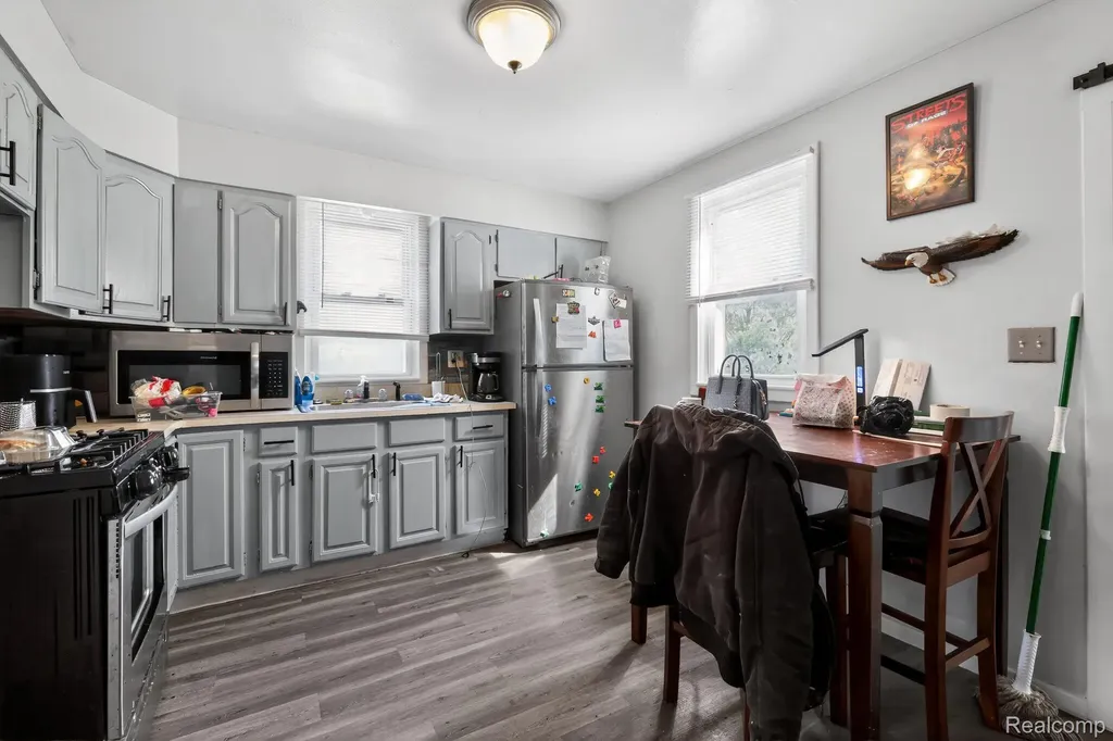 5918 Cardwell Street Garden City City MI 48135
