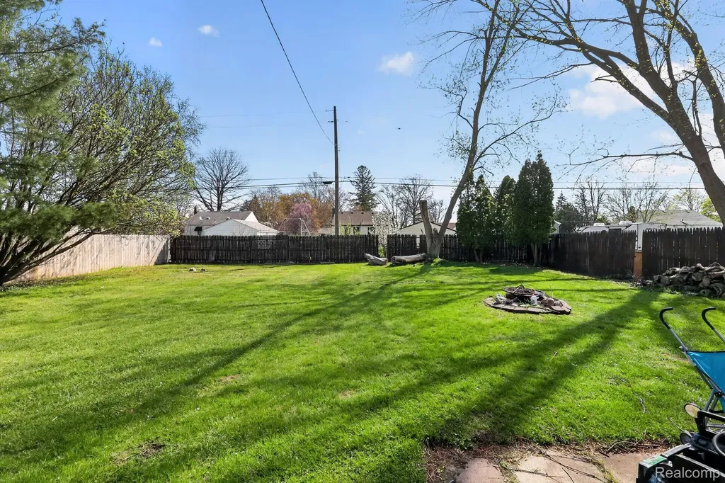 5918 Cardwell Street Garden City City MI 48135