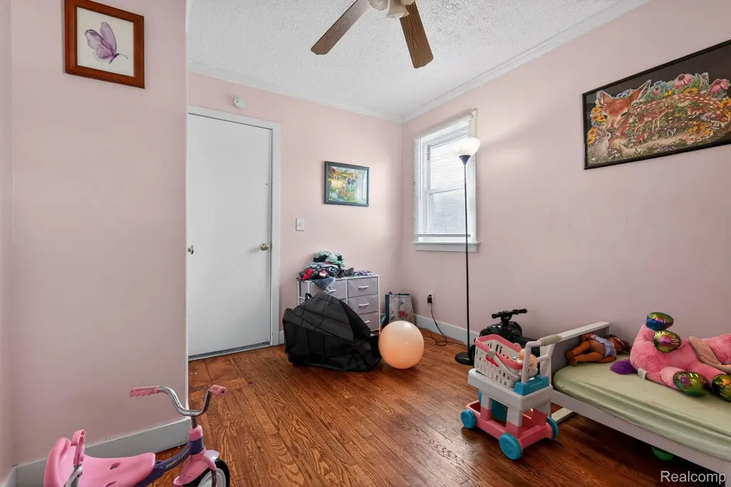 5918 Cardwell Street Garden City City MI 48135