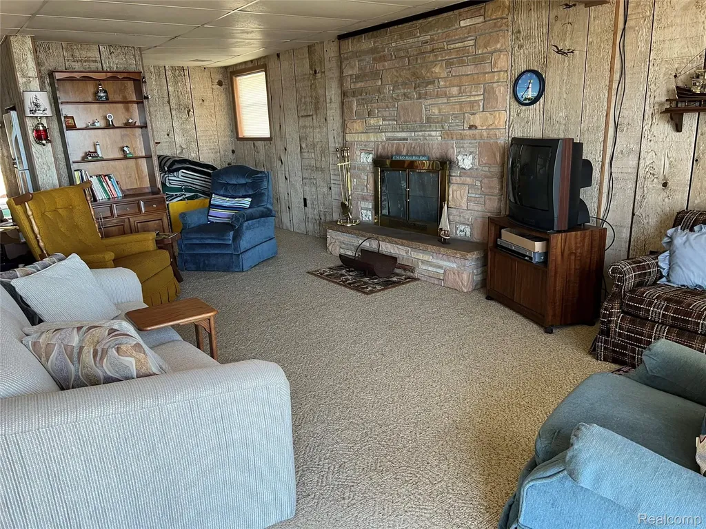 2706 N Us Highway 23 Au Sable Charter Township MI 48750