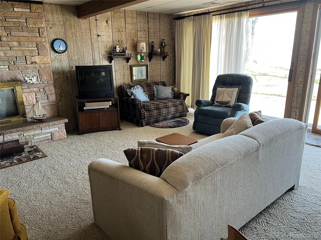 2706 N Us Highway 23 Au Sable Charter Township MI 48750