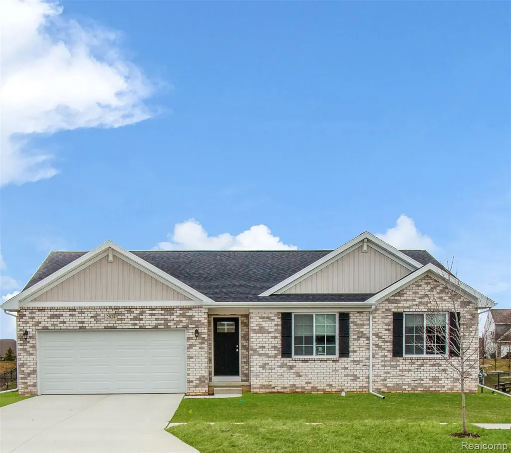 2824 Somerset Street Lapeer City MI 48446