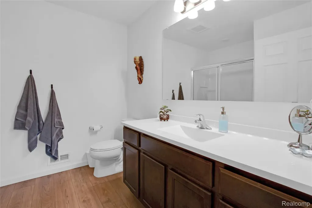 2824 Somerset Street Lapeer City MI 48446
