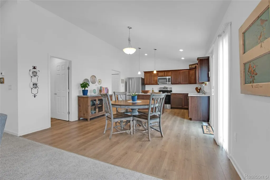 2824 Somerset Street Lapeer City MI 48446