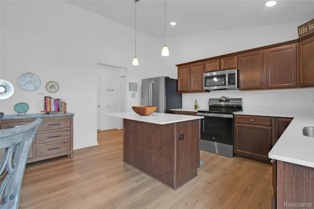 2824 Somerset Street Lapeer City MI 48446