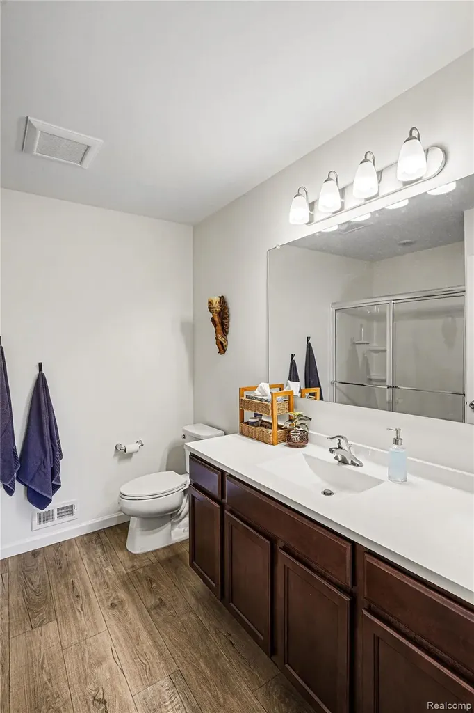 2824 Somerset Street Lapeer City MI 48446