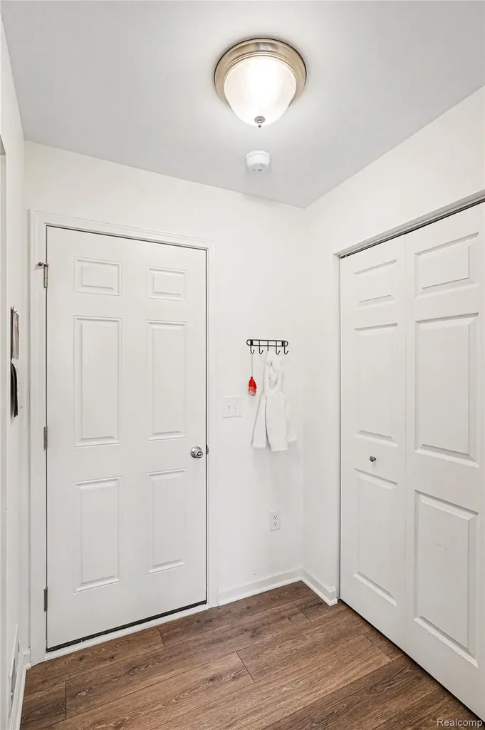 2824 Somerset Street Lapeer City MI 48446