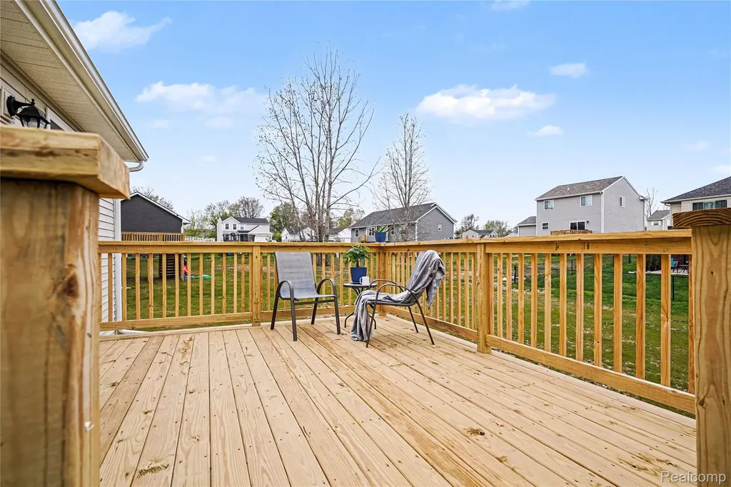 2824 Somerset Street Lapeer City MI 48446