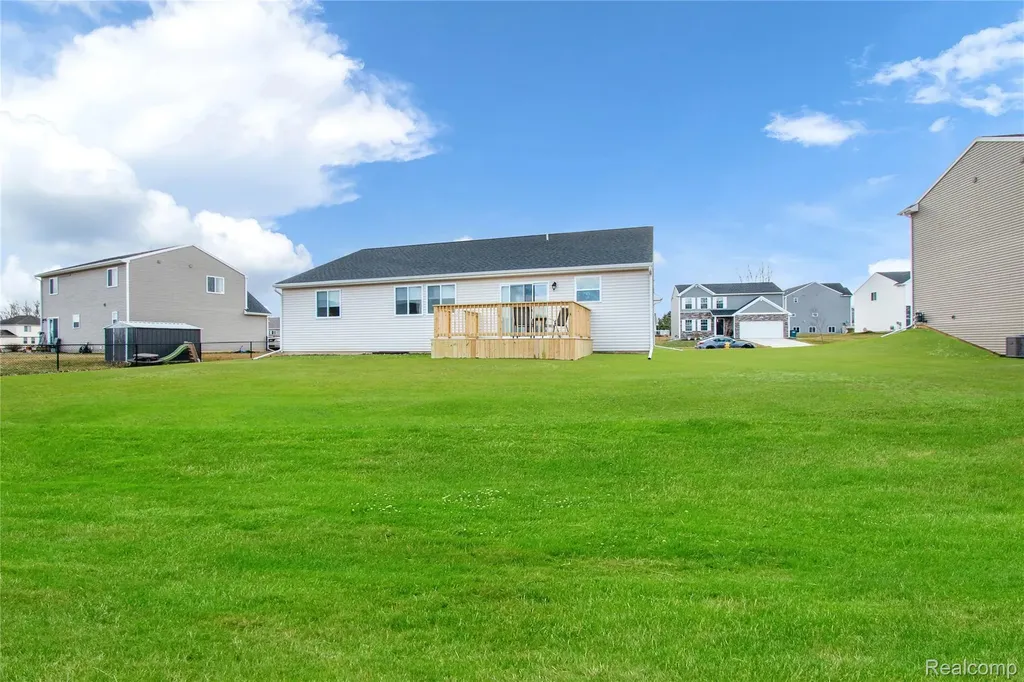 2824 Somerset Street Lapeer City MI 48446