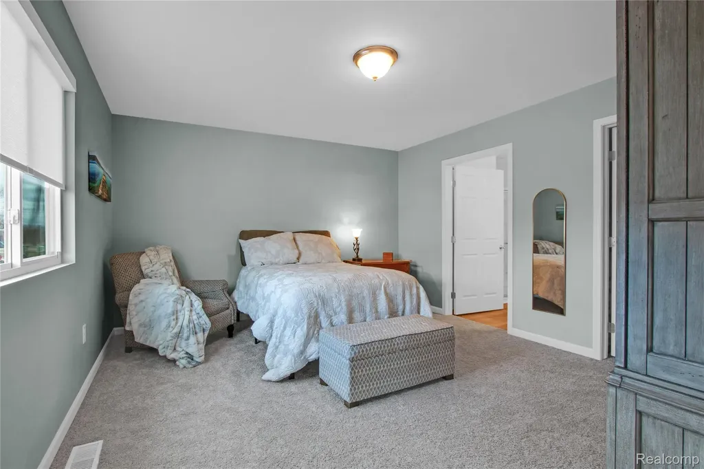2824 Somerset Street Lapeer City MI 48446