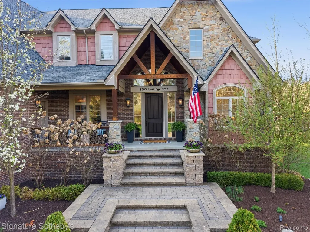1595 Carriage Way Rochester City MI 48307