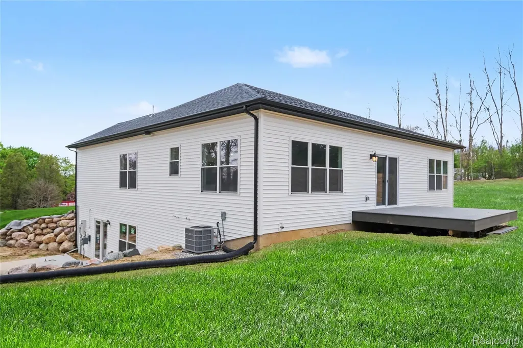 17311 Timber Creek Rose Township MI 48442