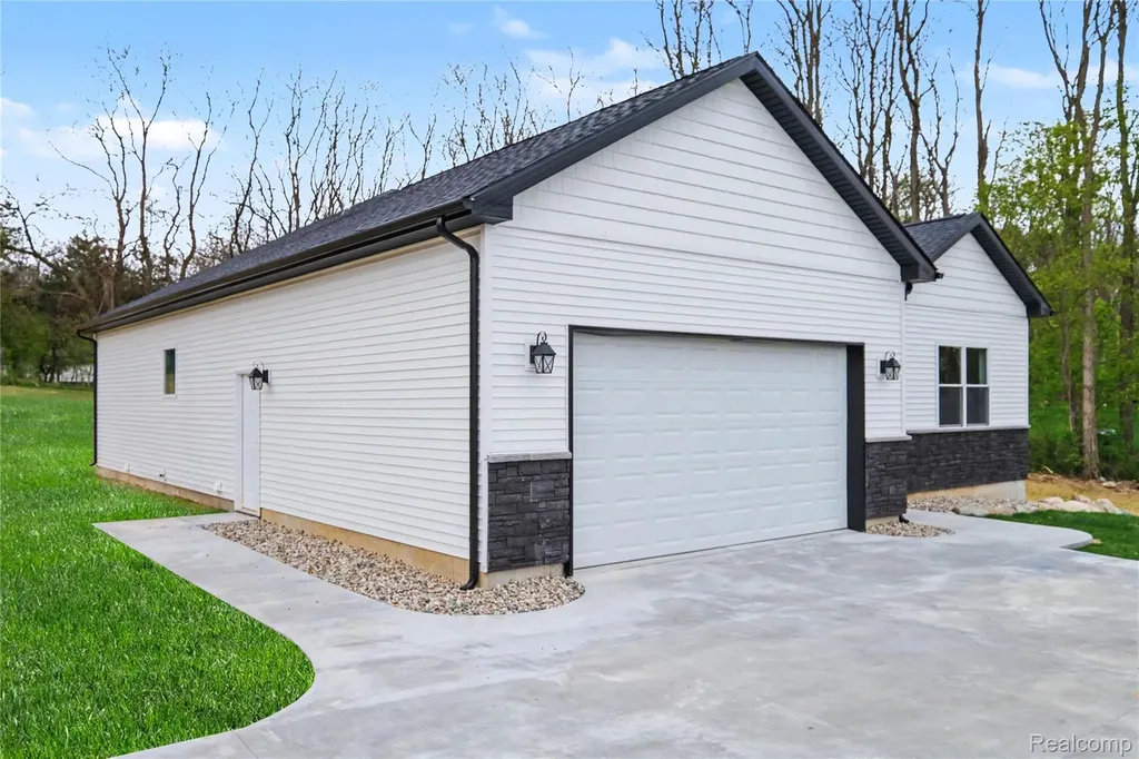 17311 Timber Creek Rose Township MI 48442