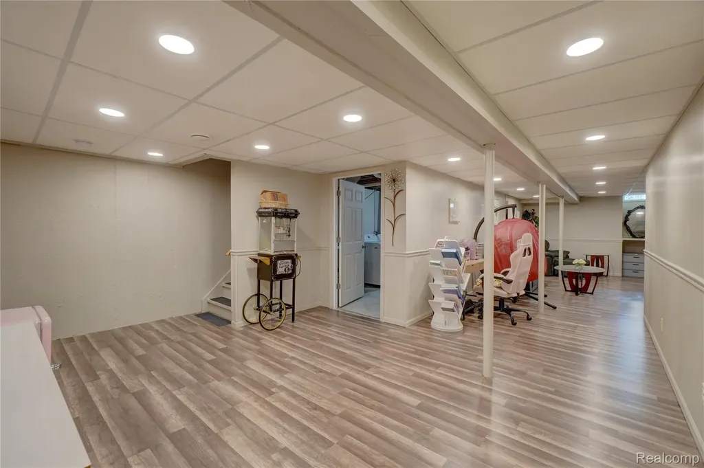 20522 Longwood Drive Clinton Charter Township MI 48038