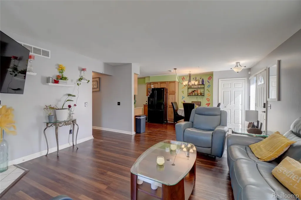 20522 Longwood Drive Clinton Charter Township MI 48038