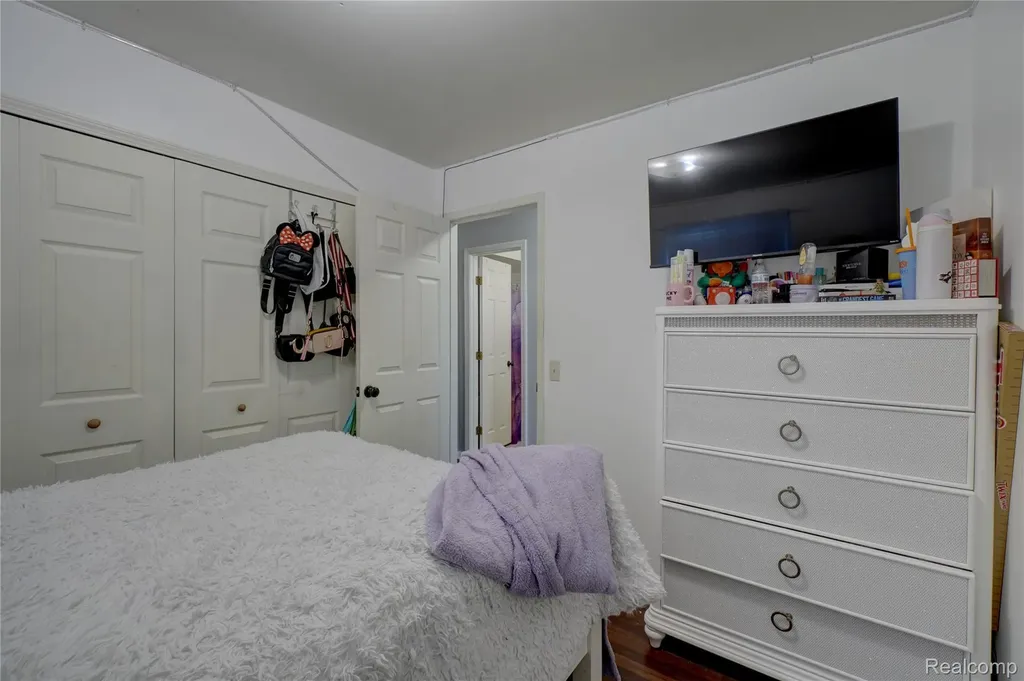 20522 Longwood Drive Clinton Charter Township MI 48038